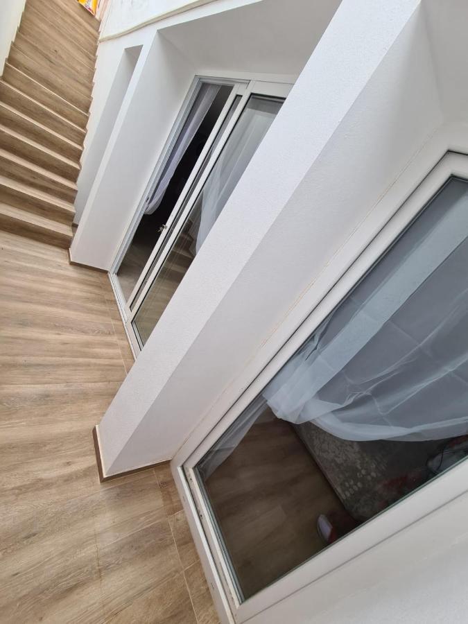 Retro 1 Bedroom Apartment