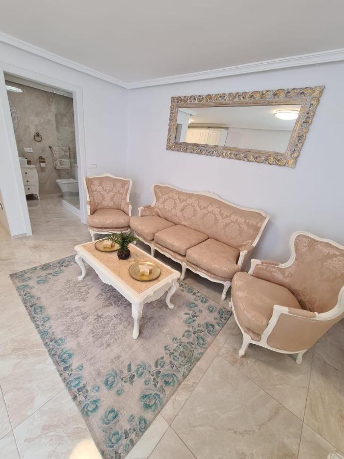 Retro 1 Bedroom